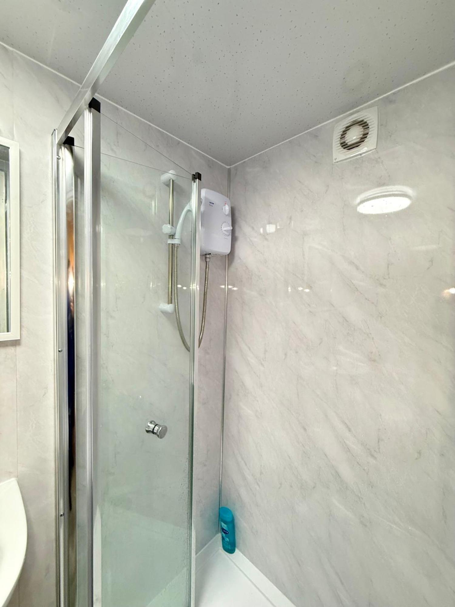 Appartamento Luxury - Near Heathrow Airport - Free Parking Londra